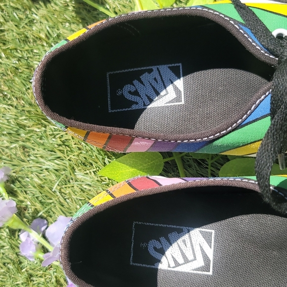 Vans.. - Picture 2 of 12